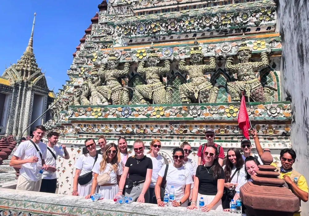 Full Moon Island explorer 4 Full Moon Island explorer 4