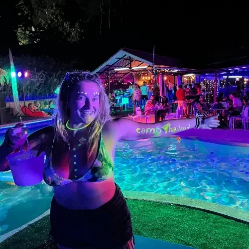 full-moon-island-explorer full-moon-island-explorer